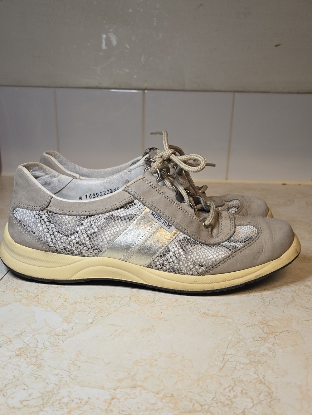 Mephisto Runoff Air Jet System Gray and Silver Snake Skin Style Lace Up Sneakers
